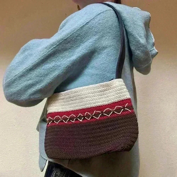 Liz Claiborne Crochet beaded shoulder bag - Picture 1 of 7